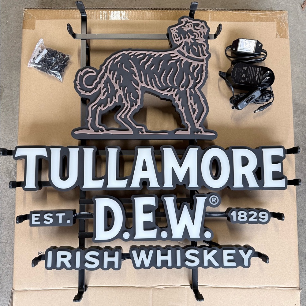 TULLAMORE DEW IRISH WHISKEY LED SIGN MAN CAVE GARAGE LIGHT TULLAMORE D.E.W. NEW!